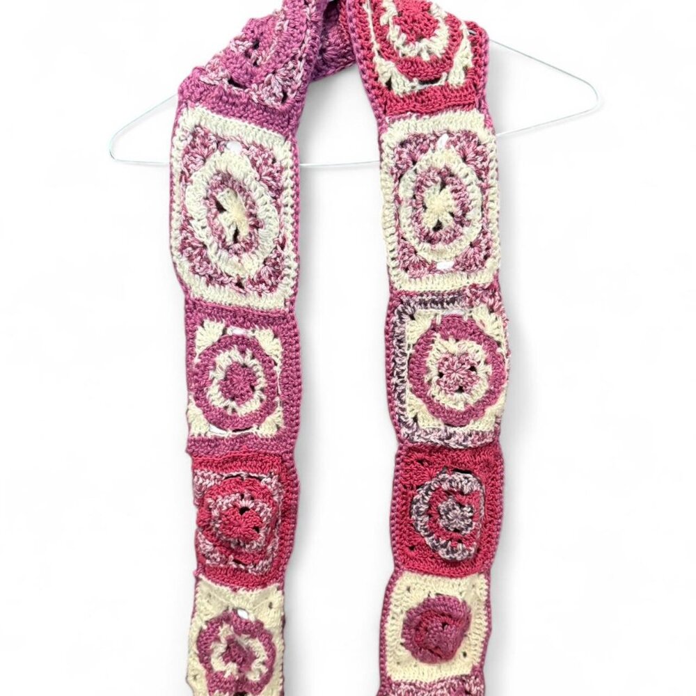 Vintage Women's multi colored crochet Scarf